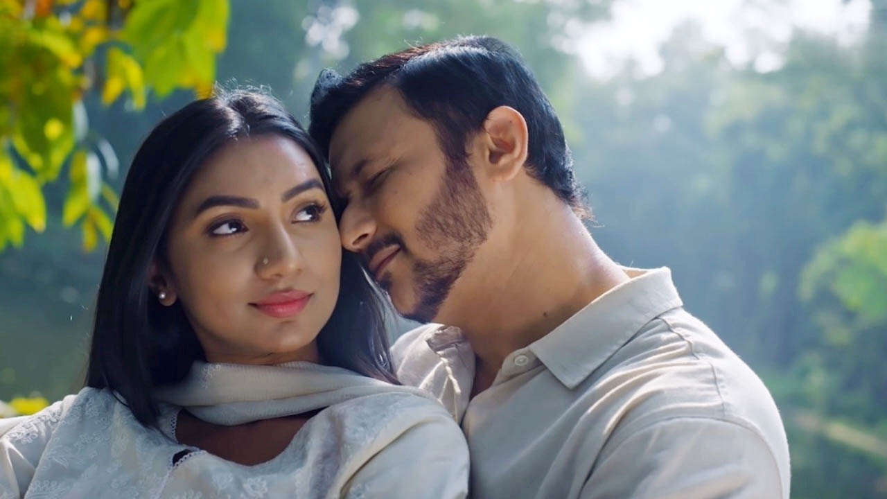 আসছে চরকির প্রথম ফ্ল্যাশ ফিকশন ‘খুব কাছেই কেউ’