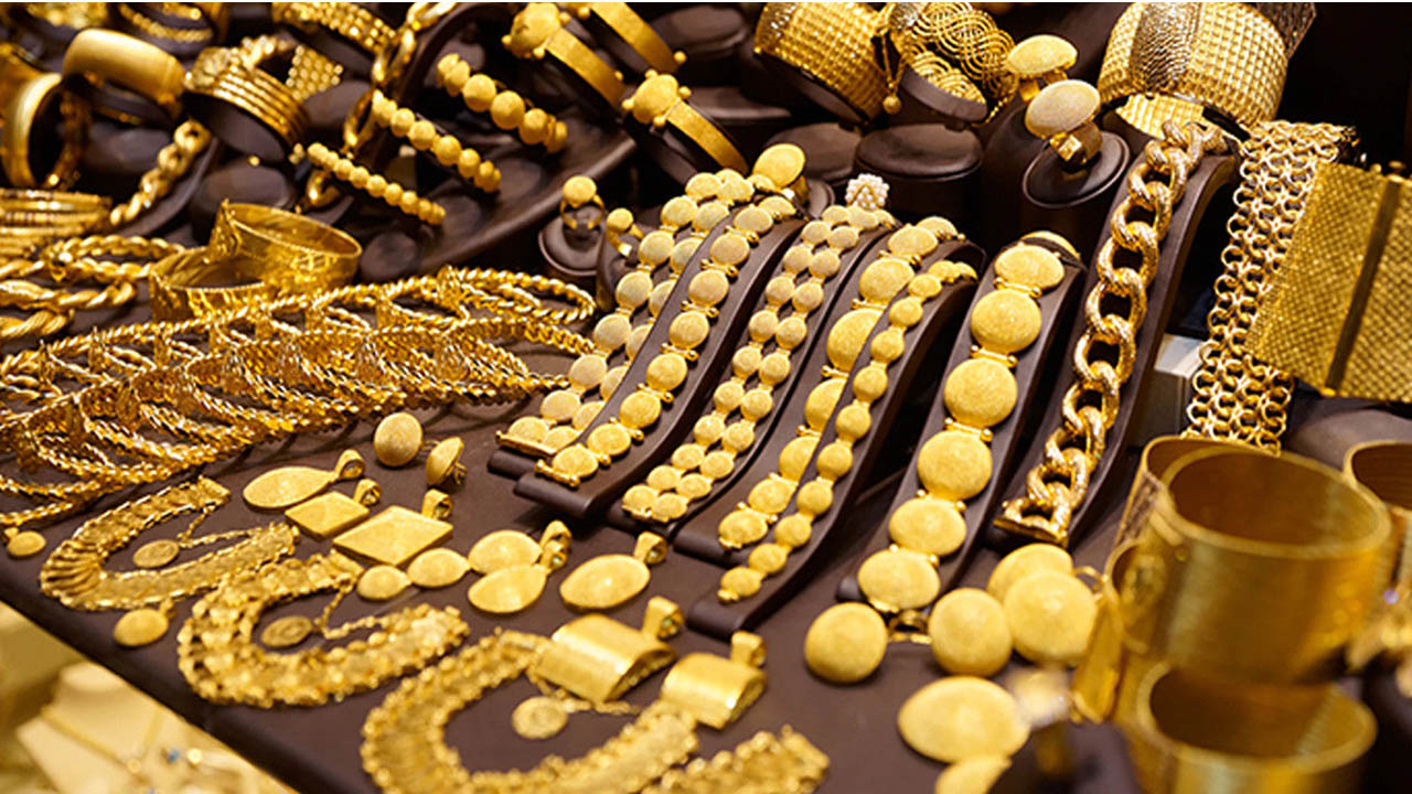 দেশের বাজারে কমলো স্বর্ণের দাম, আজ ভরিতে কত?