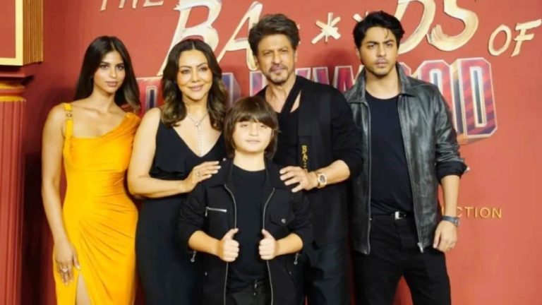 জাঁকজমকপূর্ণ আয়োজনে শাহরুখপুত্রের অভিষেক