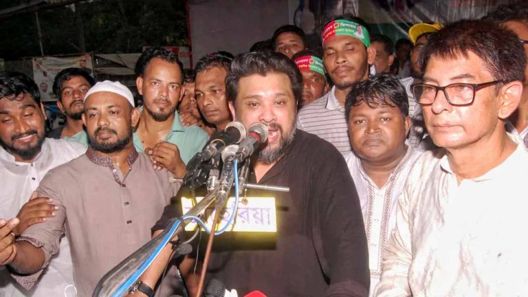 আ.লীগ থেকে যারা বিএনপিতে আসতে চান, তাদের না করব না : হুম্মাম কাদের