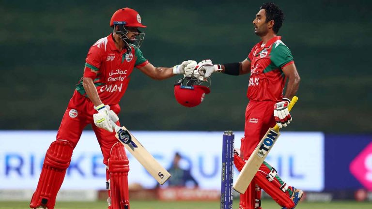 একাধিক রেকর্ডের দিনে ভারতের সঙ্গে লড়াই জমিয়ে হারল ওমান