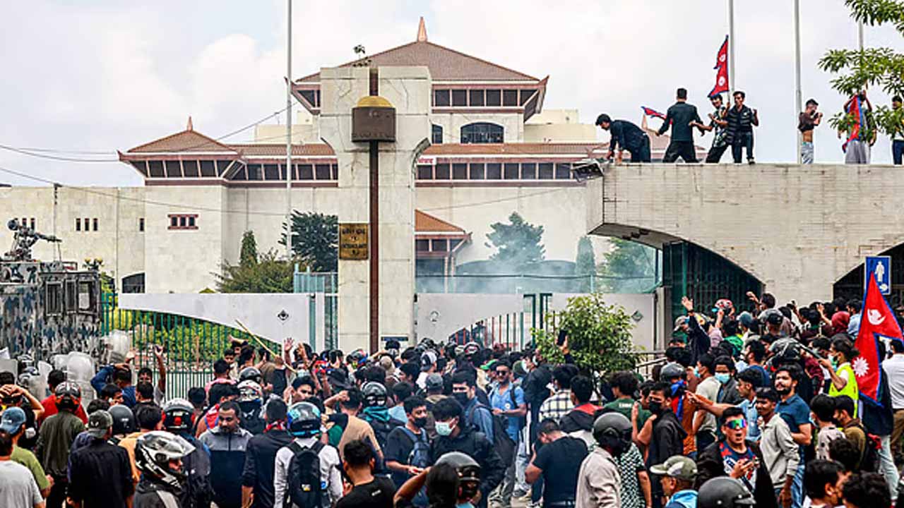 নেপালে অবস্থানরত বাংলাদেশিদের জন্য জরুরি বার্তা