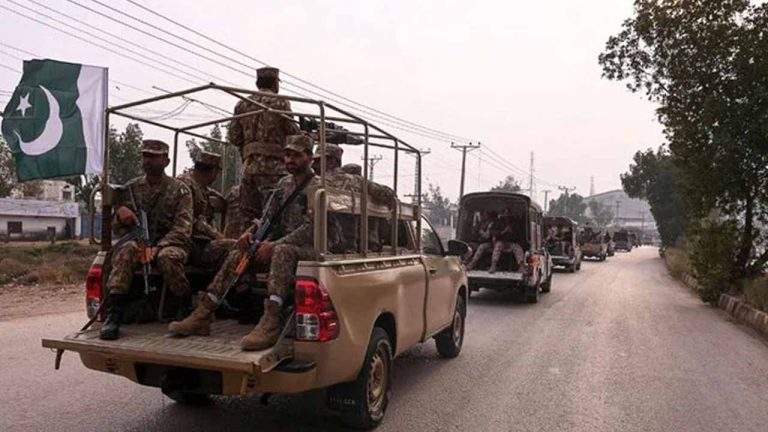 পাকিস্তানে সেনা অভিযানে বাংলাদেশিও নিহত