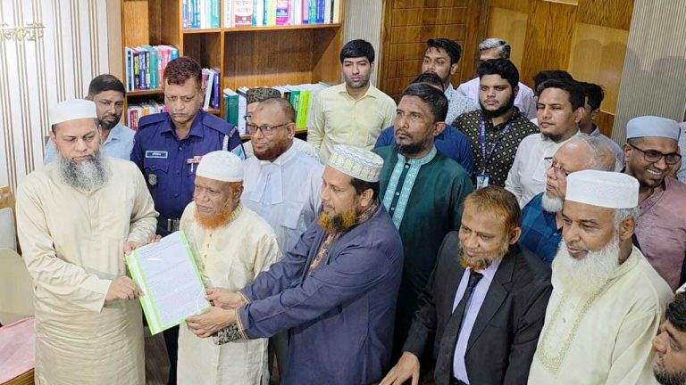 পিআর পদ্ধতিতে নির্বাচনসহ ৫ দাবিতে ঢাকার ডিসিকে জামায়াতসহ ৭ দলের স্মারকলিপি