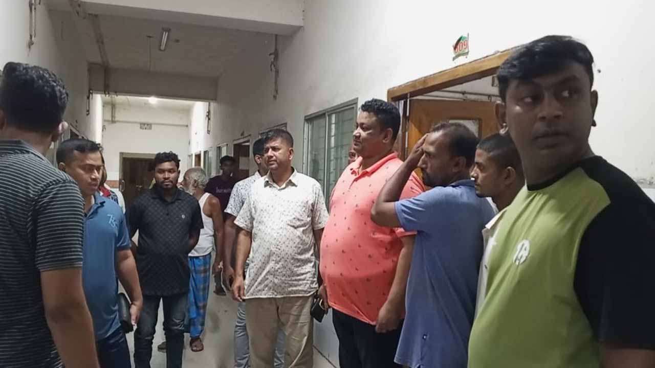 বিষাক্ত মদপানে প্রাণ গেল ৬ জনের