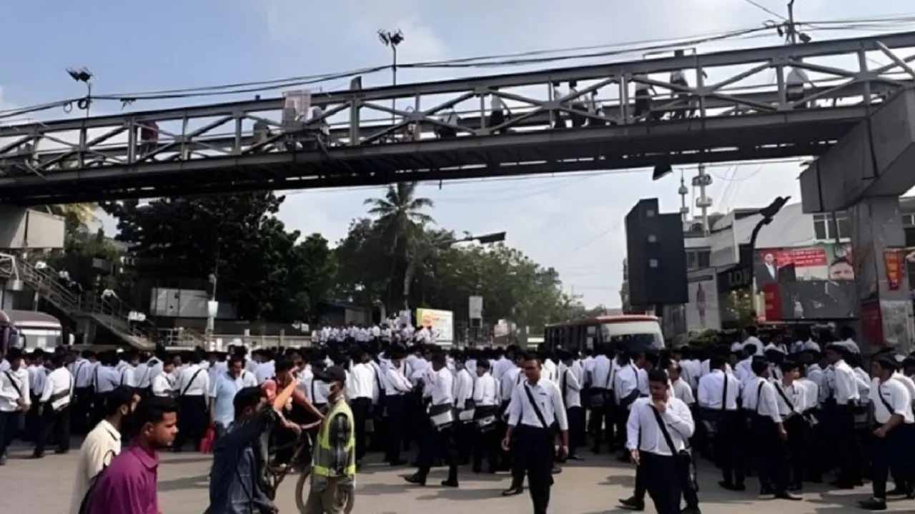 সায়েন্সল্যাব মোড় অবরোধ ঢাকা কলেজ শিক্ষার্থীদের