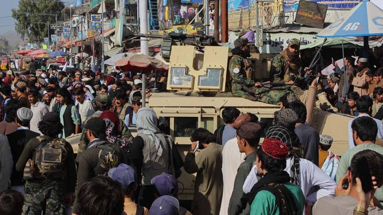 পাকিস্তান-আফগানিস্তানের মধ্যে ফের পালটাপালটি হামলা