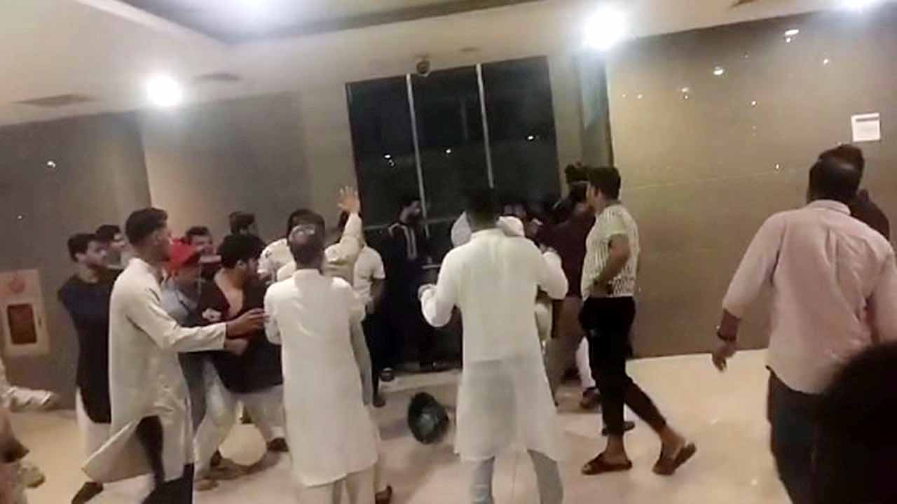 একদিকে এনসিপির সমন্বয় সভা, অন্যদিকে দুই গ্রুপের সংঘর্ষ