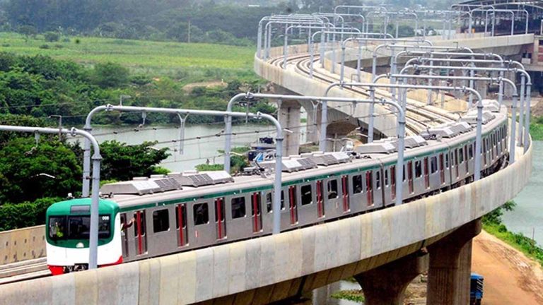 ২৩ ঘণ্টা পর পুরোদমে চালু মেট্রোরেল