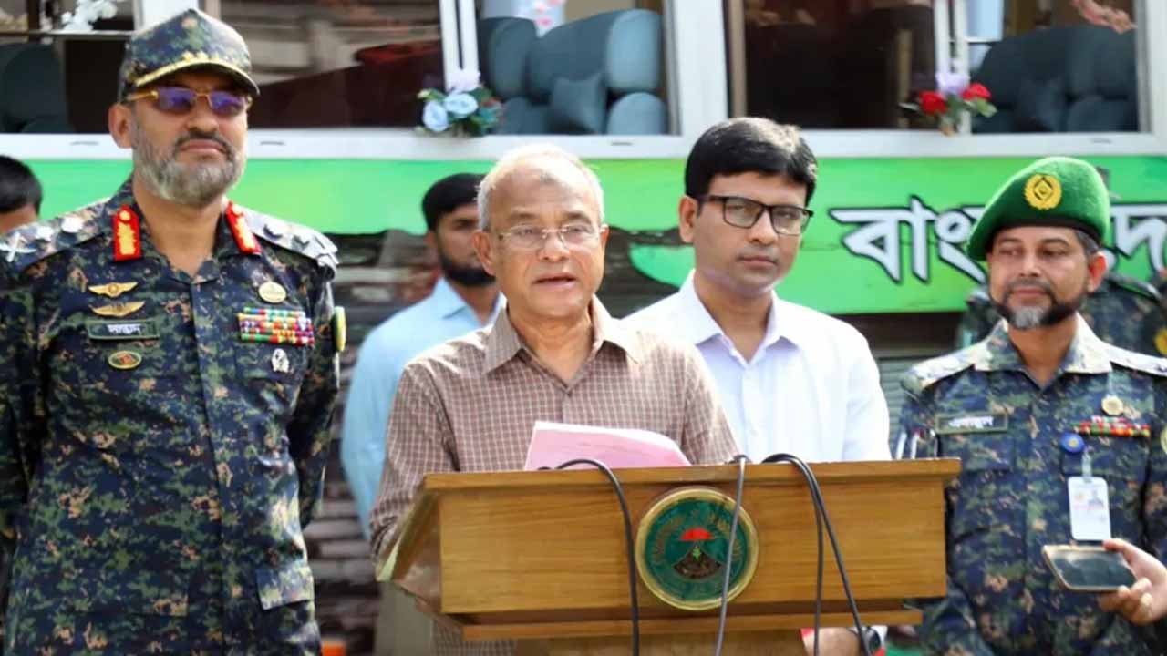 নির্বাচনে প্রতি কেন্দ্রে আনসার থাকবে ১৩ জন : স্বরাষ্ট্র উপদেষ্টা