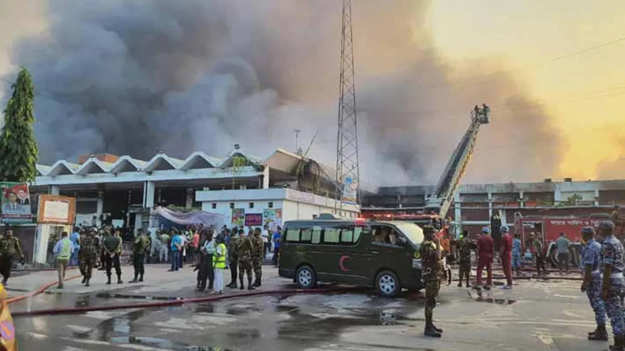 নিছক দুর্ঘটনা নাকি ‘আগুন রাজনীতি’