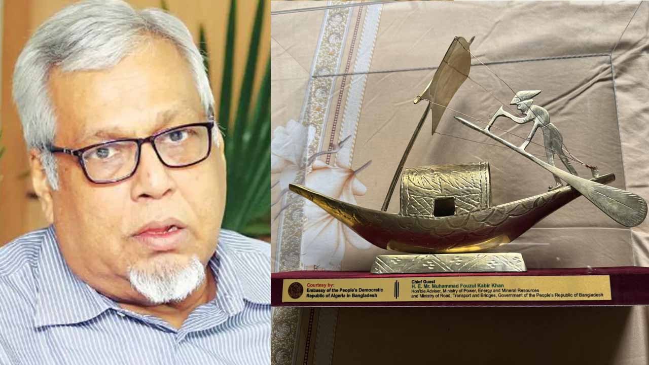 নৌকা উপহার পেলেন সড়ক উপদেষ্টা, কী করবেন পরামর্শ চাইলেন