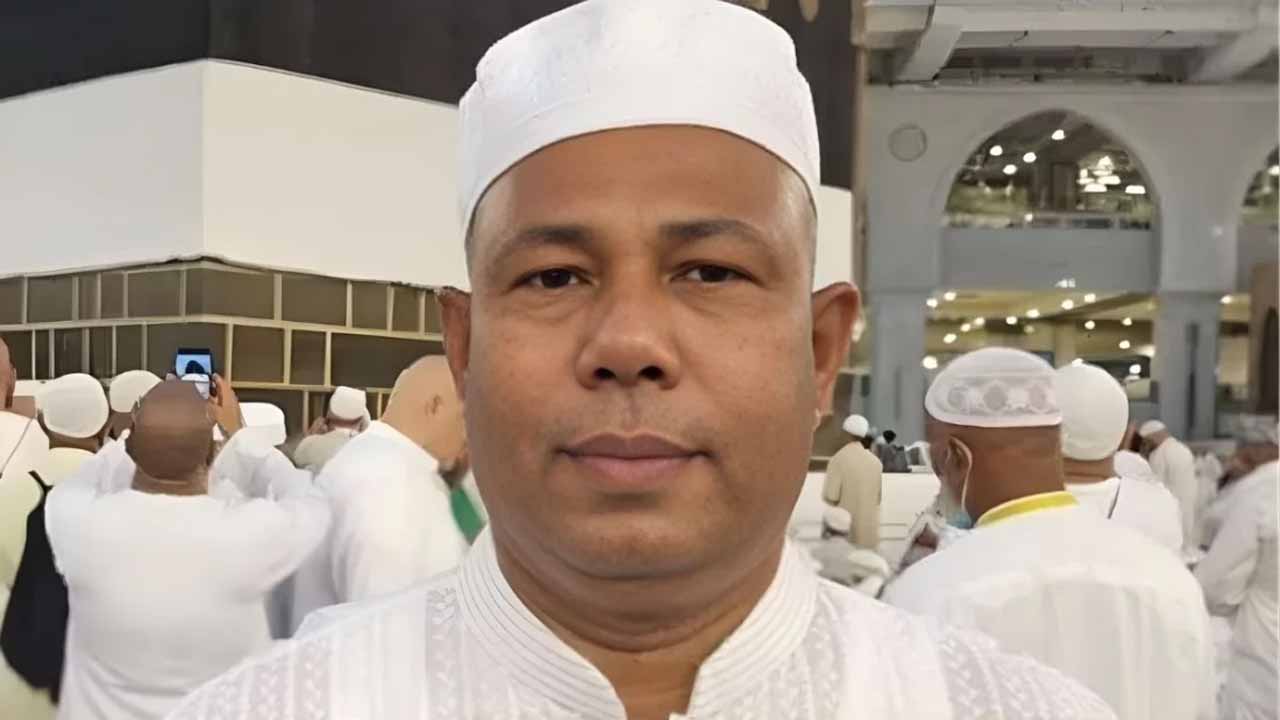 শেখ হাসিনার সাবেক পিয়নের বিরুদ্ধে ১০০ কোটি টাকার মামলা