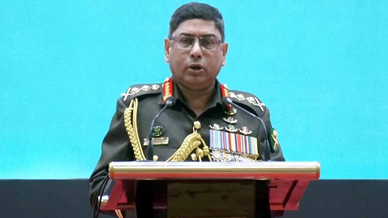 সুষ্ঠু নির্বাচনে ইসিকে সর্বাত্মক সহযোগিতার আশ্বাস সেনাপ্রধানের