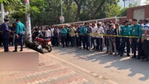 আদালত চত্বরে দুর্বৃত্তের গুলিতে নিহত ২