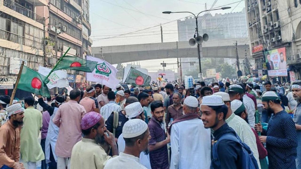 গণভোটসহ ৫ দাবিতে আট দলের সমাবেশ শুরু