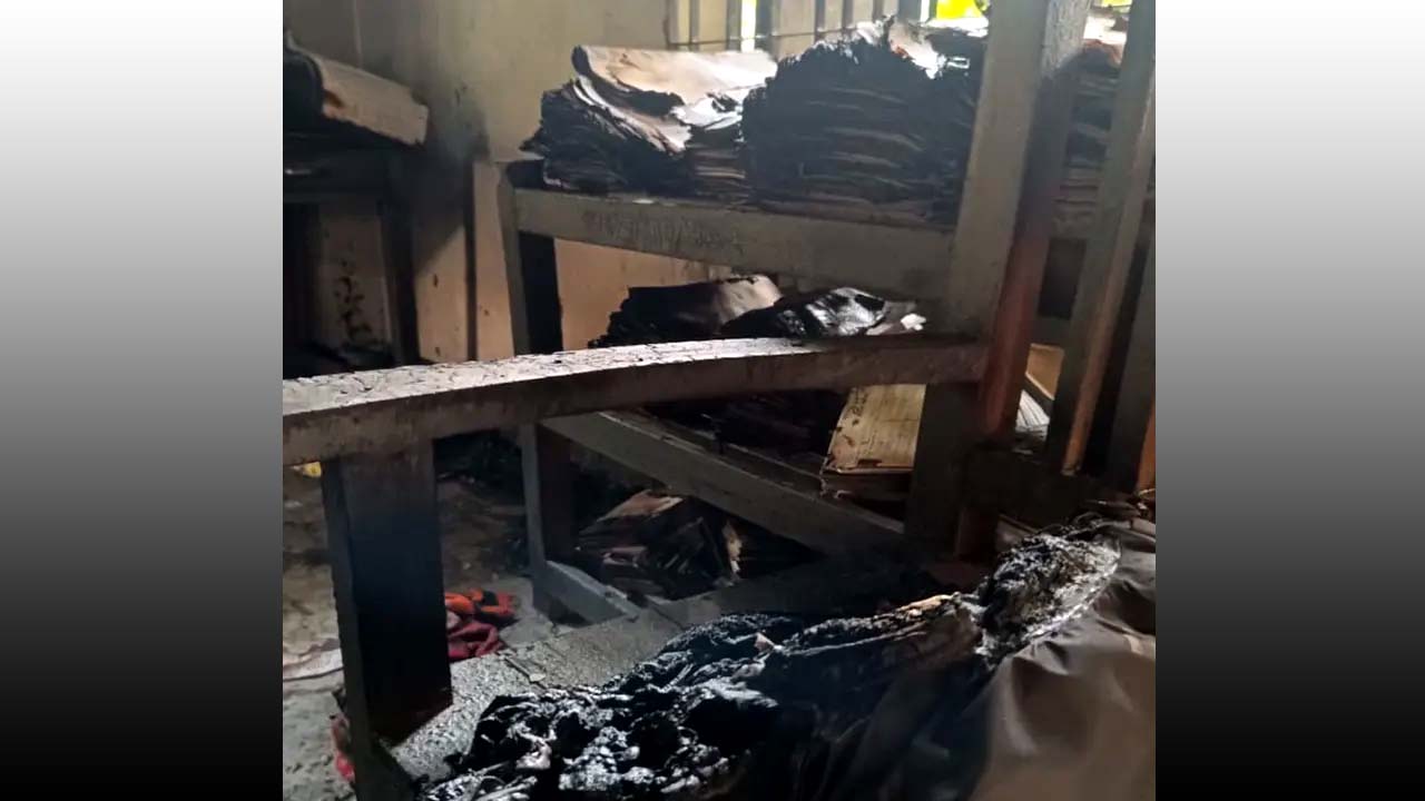 ব্রাহ্মণবাড়িয়ায় গ্রামীণ ব্যাংকে দুর্বৃত্তদের আগুন