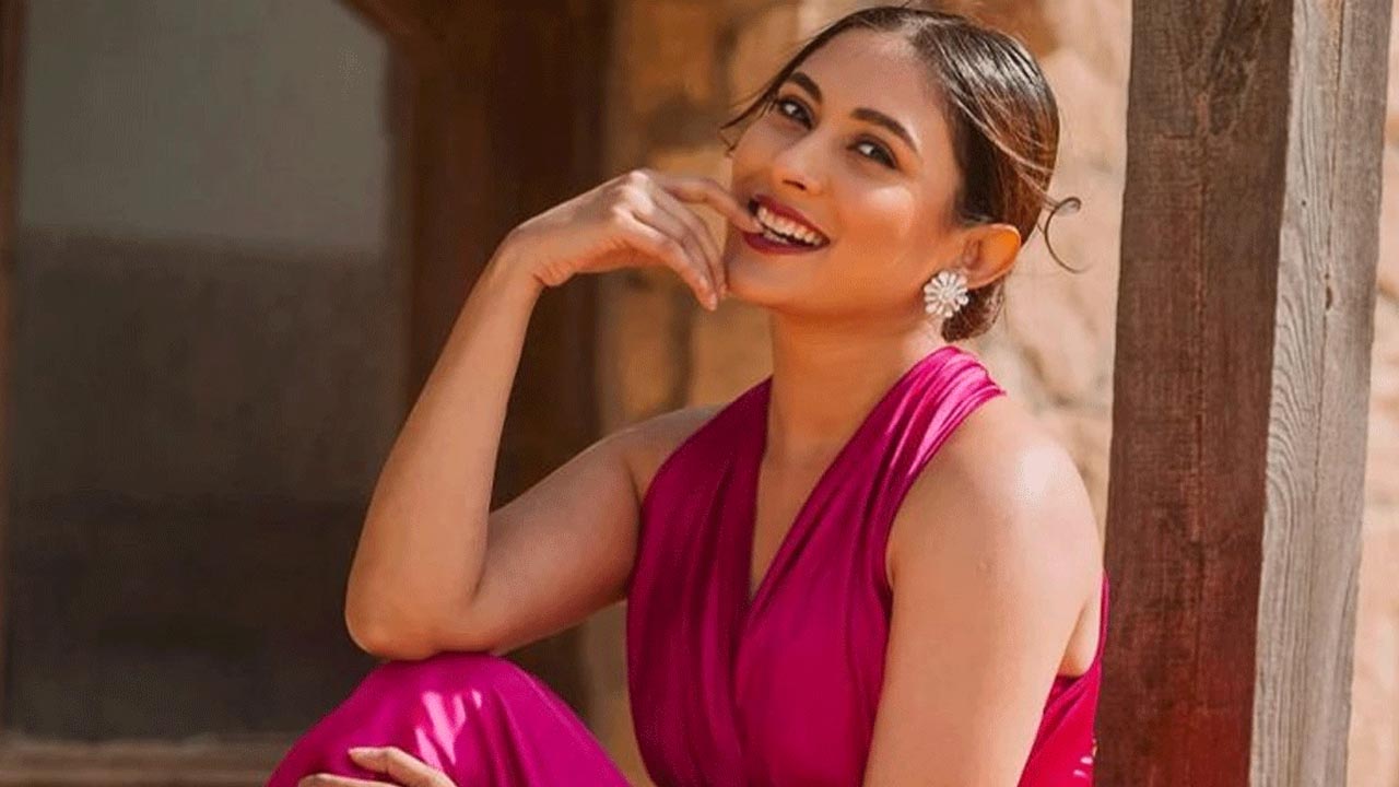 মেহজাবীনের বিরুদ্ধে গ্রেপ্তারি পরোয়ানা