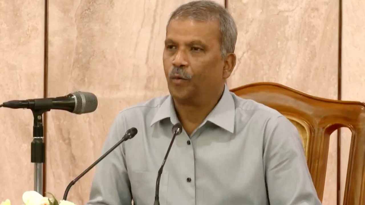 প্রধান উপদেষ্টার কার্যালয়ে সংবাদ সম্মেলন চলছে