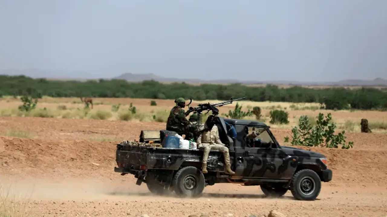 ট্রাম্পের সামরিক হুমকি নিয়ে নাইজেরিয়ার প্রতিক্রিয়া